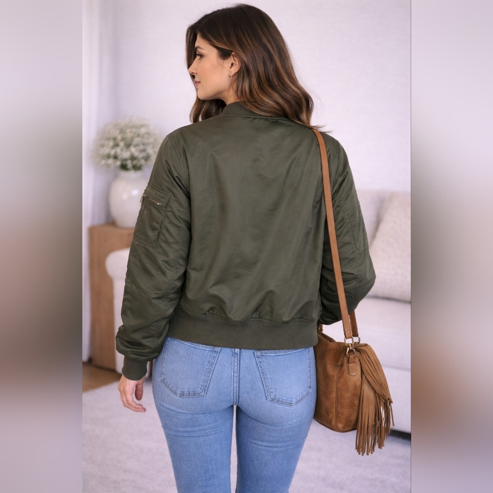 Fabletics Olive Green Bomber Jacket Size Large L Zip Front Utility Sleeve - Picture 2 of 5